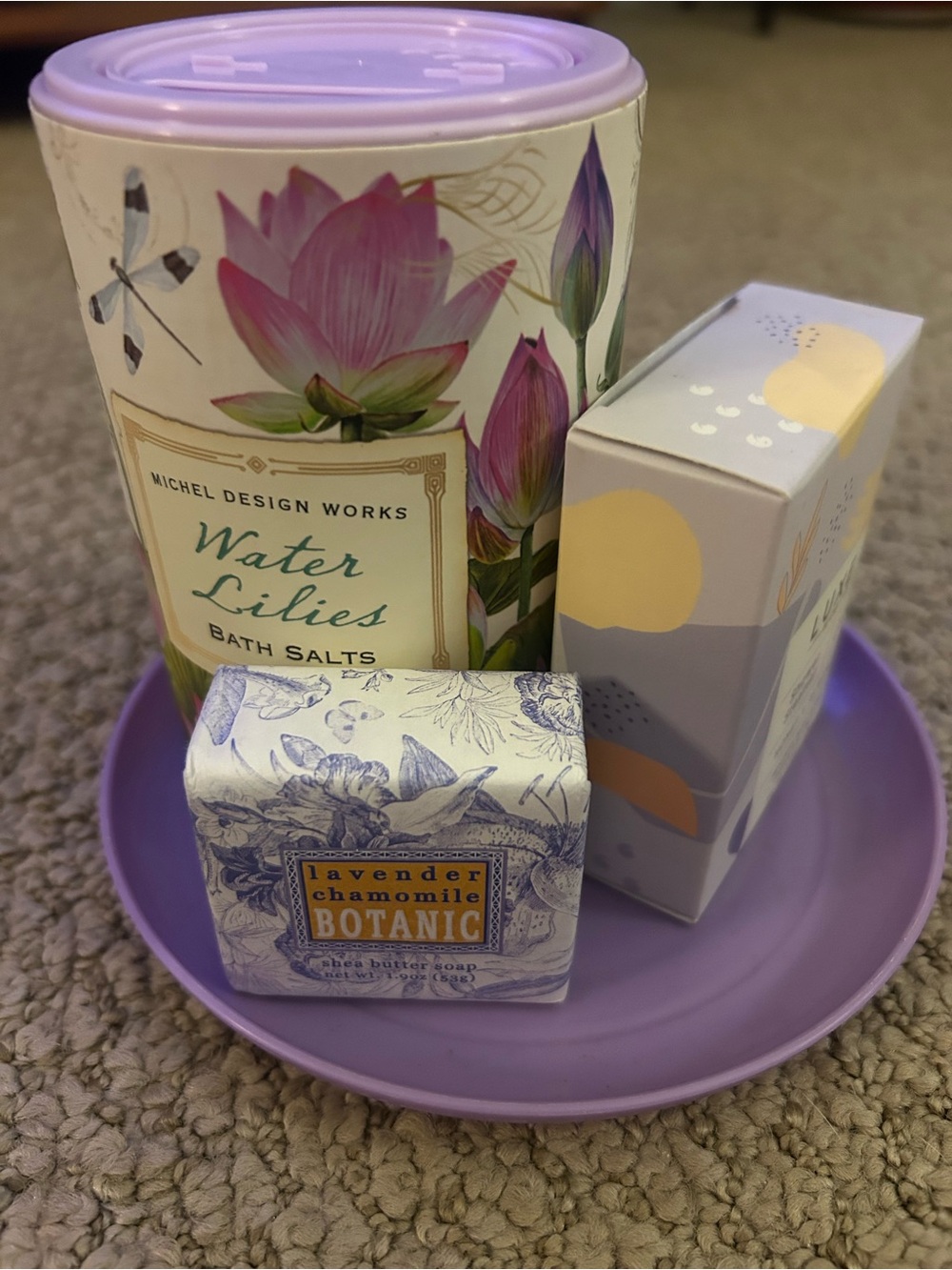 Water Lilies Bath Salts & Lavender Chamomile Soap Set - Purple